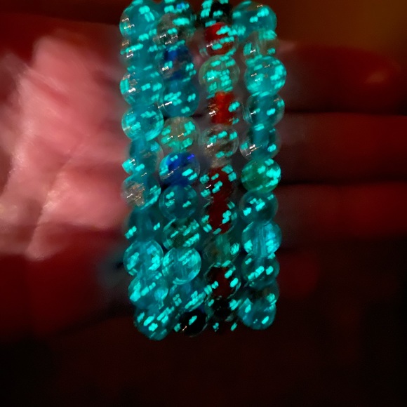 Firefly glass bead bracelet - Picture 3 of 3